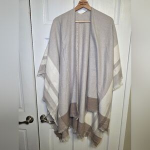 Old Navy Super Soft Cozy Flannel Fringe Poncho Ruana Wrap- NWT